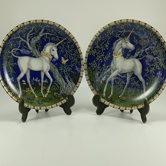 Vintage Other - 🇨🇦 Early 1980s Pair of Unicorn Art Plates